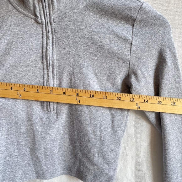 Heather Gray Long Sleeve Crop Half-Zip Top - Picture 5 of 8